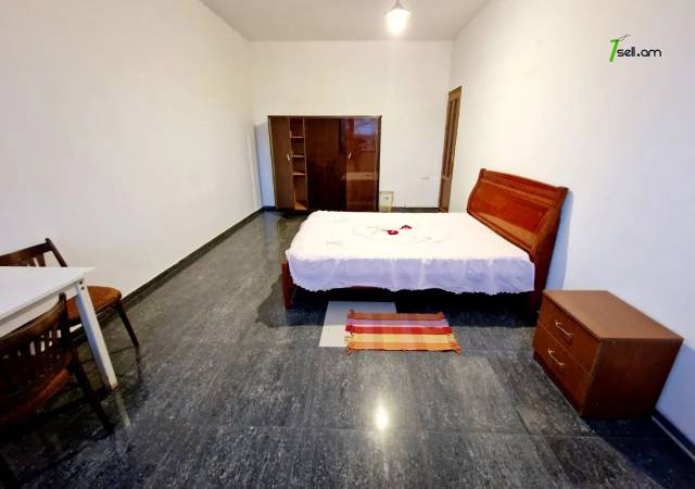 Երկու հարկանի քարե տուն Դավիթ Բեկի փողոցում Էրեբունիում, 1000 քմ, 3+ սանհանգույց