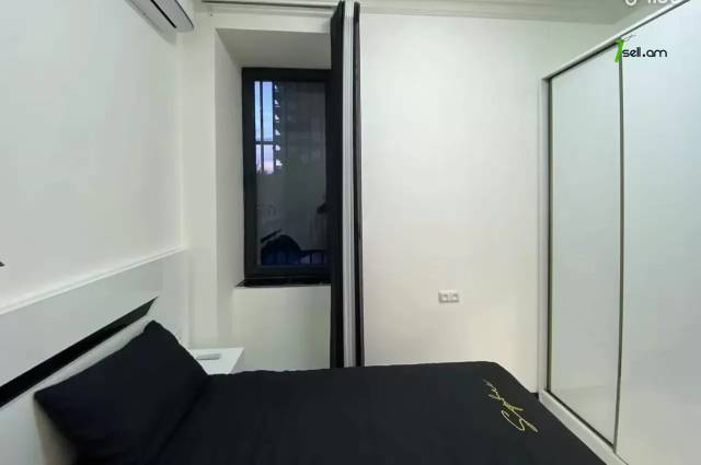 2 սենյականոց բնակարան Մեսրոպ Մաշտոցի պողոտայում, 33 քմ, 2/4 հարկ, բարձր առաստաղներ