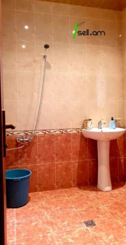 Երկու հարկանի քարե տուն Էրեբունիում, 550 ք.մ., 2 սանհանգույց, եվրովերանորոգված