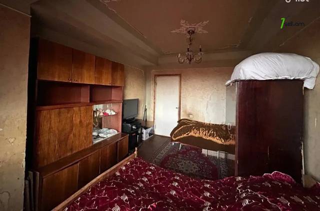 3 սենյականոց բնակարան Ադոնցի փողոցում, 80 ք.մ., 13/15 հարկ, մասնակի վերանորոգում