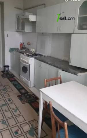 2 սենյականոց բնակարան Սեբաստիայի փողոցում, 75 ք.մ., բարձր առաստաղներ, մի քանի պատշգամբ, քարե շենք