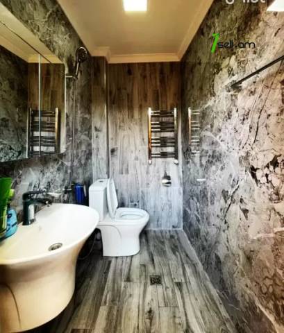 Երեք հարկանի քարե տուն Էրեբունիում, 134 ք.մ., 3+ սանհանգույց, կապիտալ վերանորոգված