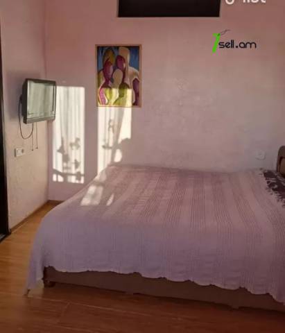 4 սենյականոց բնակարան, Սախարովի հրապարակ, 76 ք.մ., եվրովերանորոգված