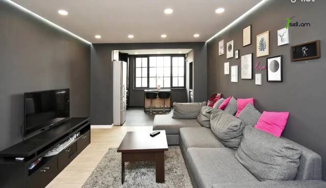 3 սենյականոց բնակարան Սարյան փողոցում, 77 ք.մ., դիզայներական ոճով վերանորոգված, քարե շենք