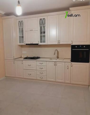 Մեկ հարկանի քարե տուն Խաչատուր Աբովյանի 1-ին փողոցում Առինջում, 150 քմ, 2 սանհանգույց