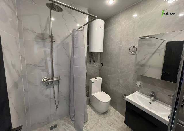 5 սենյականոց բնակարան նորակառույց շենքում Վարդանանց փողոցում, 121 քմ, 10/16 հարկ, 2 սանհանգույց