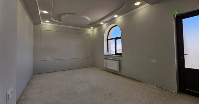 Երեք հարկանի տուն, Դուրյան թաղամաս Ավանում, 1190 քմ, 3+ սանհանգույց, կապիտալ վերանորոգված