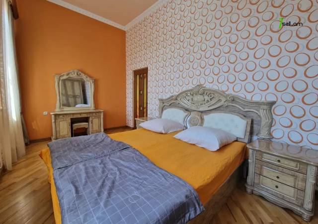 Երկու հարկանի քարե ամառանոց 12-րդ փողոցում Պտղնիում, 600 ք.մ., 3+ սանհանգույց, եվրովերանորոգված