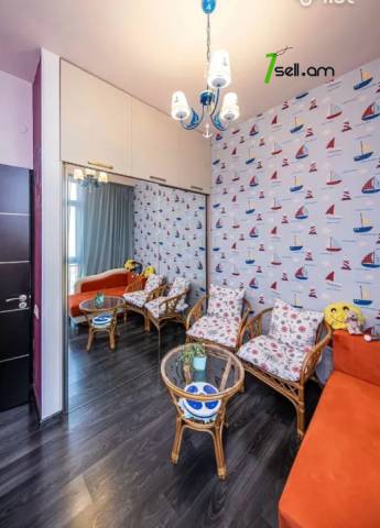 3 սենյականոց բնակարան նորակառույց շենքում Սասնա Ծռերի փողոցում, 67 ք.մ., բարձր առաստաղներ