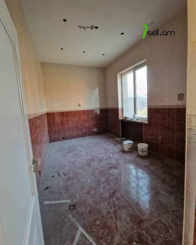 Բազմաֆունկցիոնալ գույք Պրահայի փողոցում կենտրոնում, 960 ք.մ.