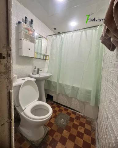 2 սենյականոց բնակարան Արցախի պողոտայում, 44 ք.մ., 3/5 հարկ, կոսմետիկ վերանորոգում, քարե շենք