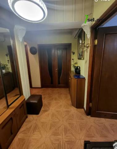 3 սենյականոց բնակարան Առնո Բաբաջանյան փողոցում, 96 ք.մ., նախավերջին հարկ, կապիտալ վերանորոգված