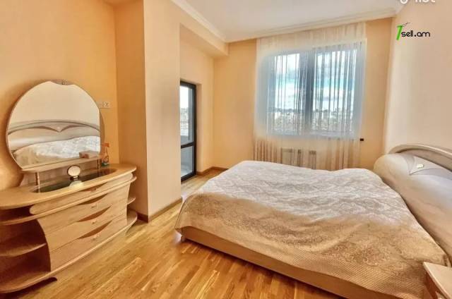 4 սենյականոց բնակարան նորակառույց շենքում Պարույր Սևակի փողոցում, 126 ք.մ., 2 սանհանգույց