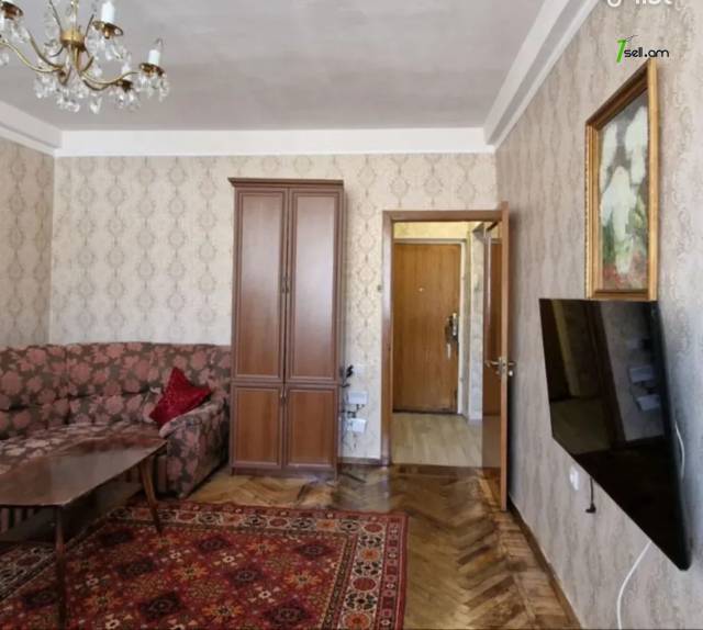 2 սենյականոց բնակարան Վարդանանց փողոցում, 40 քմ, բարձր առաստաղներ, կոսմետիկ վերանորոգում