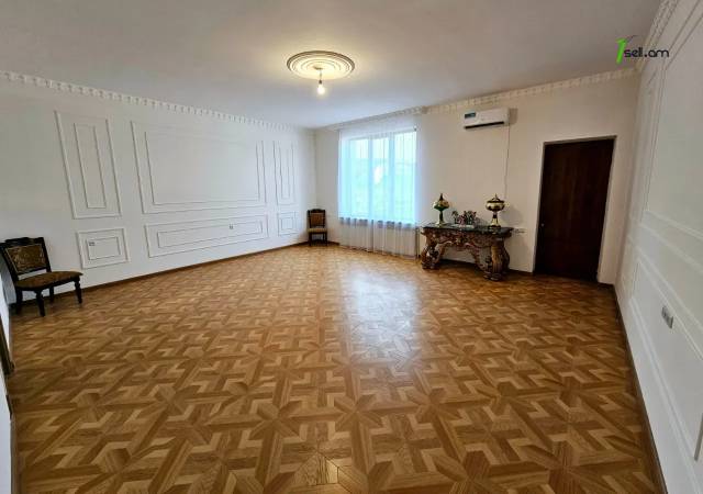 Երկու հարկանի քարե տուն Կուրղինյան փողոցում Մալաթիա Սեբաստիայում, 1654 քմ, 3+ սանհանգույց