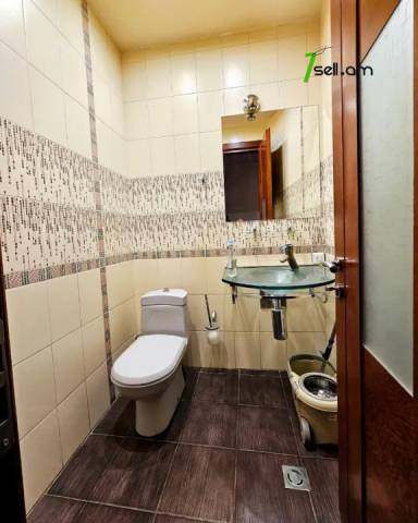 4 սենյականոց բնակարան նորակառույց շենքում Սարմենի փողոցում, 150 ք.մ., 2 սանհանգույց