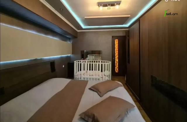 4 սենյականոց բնակարան Պուշկինի փողոցում, 98 ք.մ., 3/10 հարկ, կապիտալ վերանորոգված