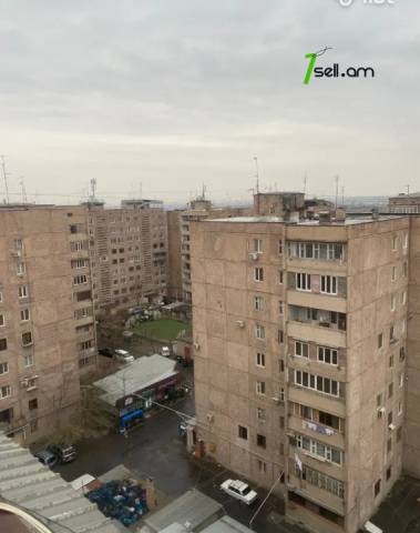 3 սենյականոց բնակարան Առնո Բաբաջանյան փողոցում, 75 ք.մ., մի քանի պատշգամբ, մասնակի վերանորոգում