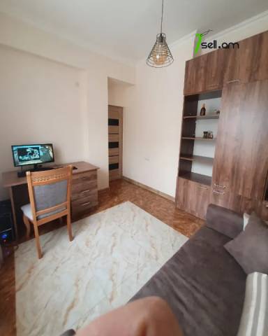 Երկու հարկանի քարե տուն Պարույր Սևակի փողոցում Ավանում, 640 ք.մ., 2 սանհանգույց