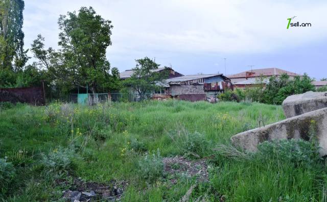 Հողատարածք բնակելի շինությունների համար Գյումրիում, 120 ք.մ.