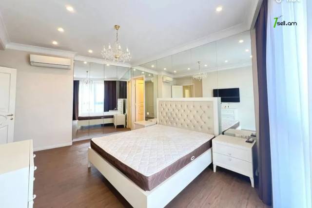 Ընդարձակ 4 սենյականոց բնակարան նորակառույց շենքում Վարդանանց փողոցում, 206 քմ, 20/23 հարկ