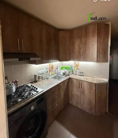 4 սենյականոց բնակարան Լվովյան փողոցում, 60 ք.մ., 2/5 հարկ, բարձր առաստաղներ, եվրովերանորոգված