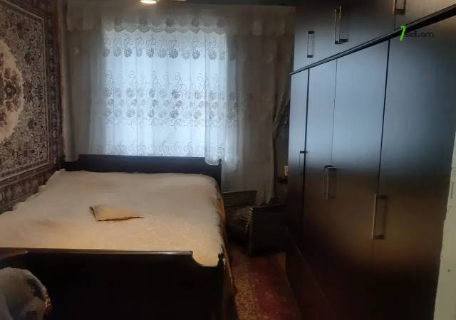 3 սենյականոց բնակարան Արցախի պողոտայում, 57 ք.մ., եվրովերանորոգված, քարե շենք