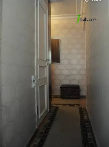 4 սենյականոց բնակարան Դրոյի փողոցում, 91 ք.մ., կապիտալ վերանորոգված, քարե շենք