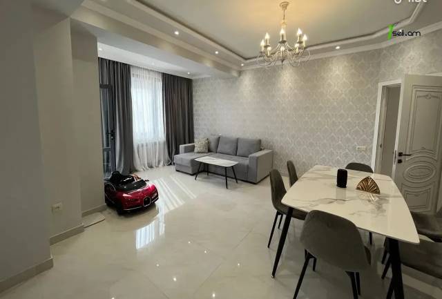 3 սենյականոց բնակարան նորակառույց շենքում Հովսեփ Արղության փողոցում, 80 ք.մ., բարձր առաստաղներ