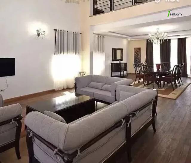 Երկու հարկանի քարե տուն, Վահագնի Թաղամաս Աջափնյակում, 600 քմ, 3+ սանհանգույց, կապիտալ վերանորոգված
