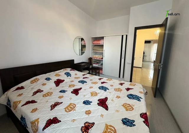 3 սենյականոց բնակարան Բրյուսովի փողոցում, 78 ք.մ., 2 սանհանգույց, կապիտալ վերանորոգված, քարե շենք