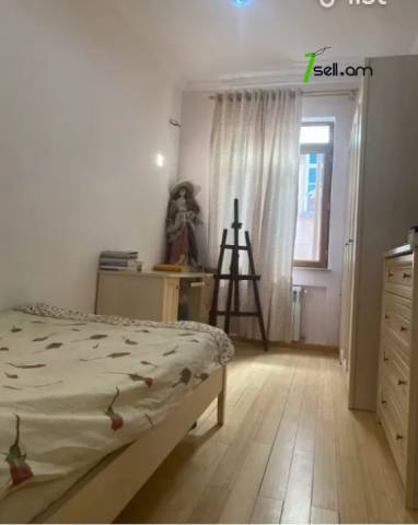 4 սենյականոց բնակարան Հովհաննես Թումանյանի փողոցում, 148 ք.մ., բարձր առաստաղներ