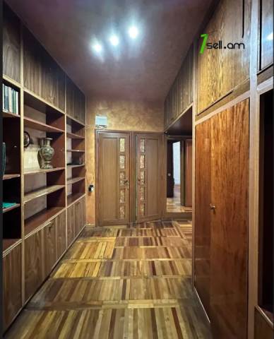 4 սենյականոց բնակարան Վիլնյուսի փողոցում, 76 ք.մ., 3/9 հարկ, մի քանի պատշգամբ, եվրովերանորոգված