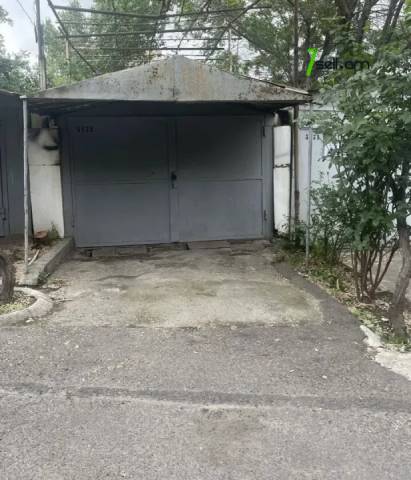2 սենյականոց բնակարան Արամ Խաչատրյան փողոցում, 65 քմ, 2/5 հարկ, 2 սանհանգույց, քարե շենք