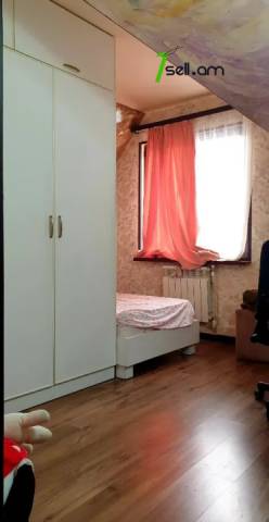 Երկու հարկանի քարե տուն, Սիրող Սրտեր բնակելի թաղամաս Նոր Նորքում, 300 ք.մ., 2 սանհանգույց