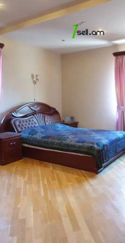 Երկու հարկանի քարե տուն Բագրևանդի փողոցում Նոր Նորքում, 250 ք.մ., 2 սանհանգույց, եվրովերանորոգված