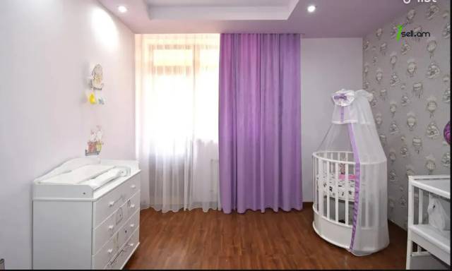 3 սենյականոց բնակարան նորակառույց շենքում Աղբյուր Սերոբի փողոցում, 130 ք.մ., 2 սանհանգույց