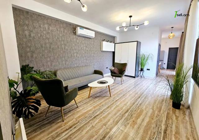 Մեկ հարկանի քարե տուն 33-րդ փողոցում Զովունիում, 240 քմ, կապիտալ վերանորոգված