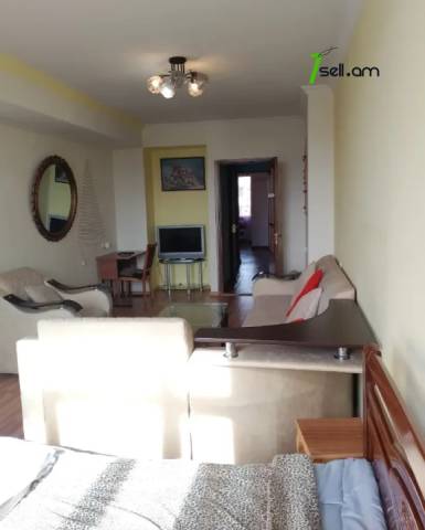 1 սենյականոց բնակարան Հանրապետության փողոցում, 48 քմ, 7/9 հարկ, կապիտալ վերանորոգված