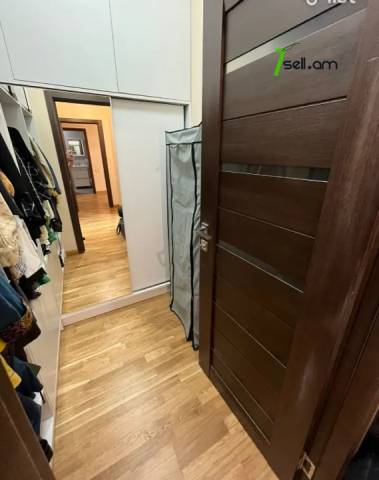 4 սենյականոց բնակարան նորակառույց շենքում Պարույր Սևակի փողոցում, 170 ք.մ., 2 սանհանգույց