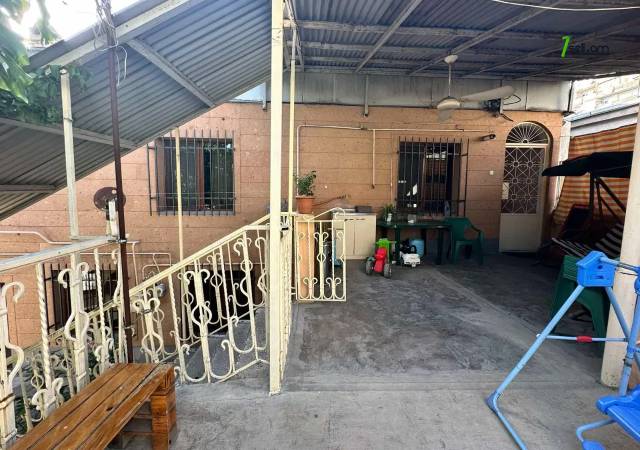 Բազմաֆունկցիոնալ գույք Արամ Խաչատրյանի փողոցում Արաբկիրում, 150 քմ