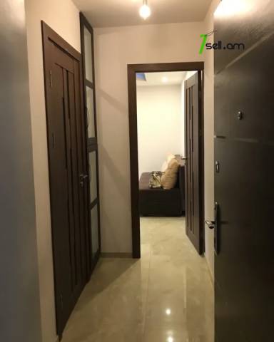1 սենյականոց բնակարան Կոմիտասի պողոտայում, 32 ք.մ., 3/5 հարկ, կապիտալ վերանորոգված, քարե շենք