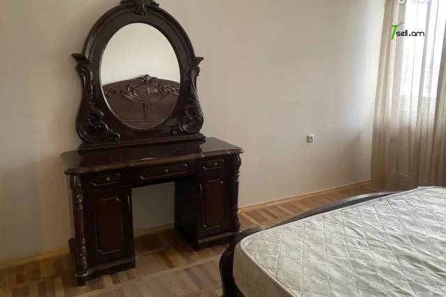 4 սենյականոց բնակարան, Դավթաշեն 1-ին թաղամաս, 97 քմ, 3/9 հարկ, մի քանի պատշգամբ