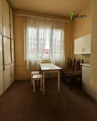 4 սենյականոց բնակարան Կոմիտասի պողոտայում, 97 ք.մ., նախավերջին հարկ, կոսմետիկ վերանորոգում