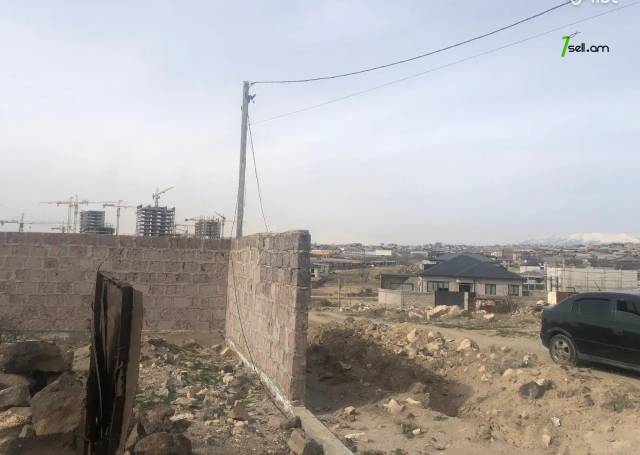 Հողատարածք բնակելի շինությունների համար Սարգիս Լուկաշինի փողոցում Աջափնյակում, 500 ք.մ.