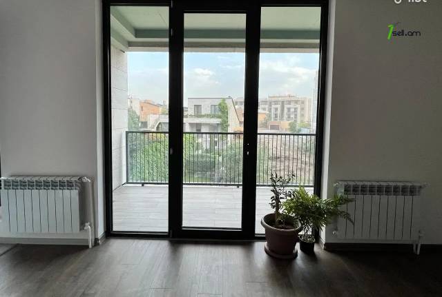 3 սենյականոց բնակարան նորակառույց շենքում Աղբյուր Սերոբի փողոցում, 90 քմ, 4/9 հարկ, 2 սանհանգույց