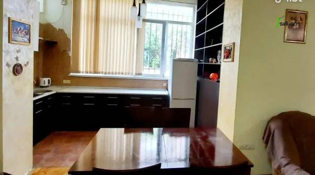 2 սենյականոց բնակարան Նաիրի Զարյան փողոցում, 58 ք.մ., բարձր առաստաղներ, 1/4 հարկ, եվրովերանորոգված