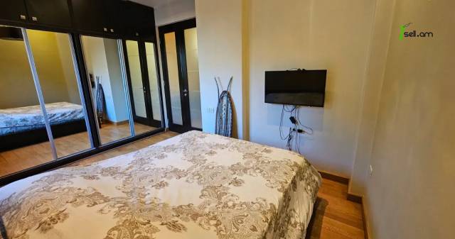 2 սենյականոց բնակարան Մեսրոպ Մաշտոցի պողոտայում, 58 քմ, 3/5 հարկ, եվրովերանորոգված, քարե շենք