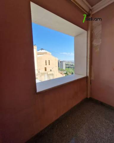 Բազմաֆունկցիոնալ գույք Պարոնյան փողոցում կենտրոնում, 280 ք.մ.