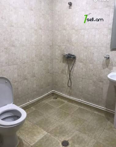 3 սենյականոց բնակարան նորակառույց շենքում Ծարավ աղբյուրի փողոցում, 95 ք.մ., 1/14 հարկ